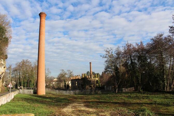 ruines-anciennes-papeteries-2.jpg