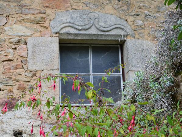 Linteau-fenetre-chenevieres.jpg