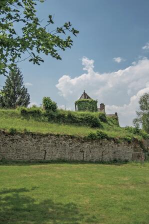 Emplacement-de-l-ancien-chateau-La-Guerche-de-Bretagne-Clementine-LALLEMENT-2030.jpg