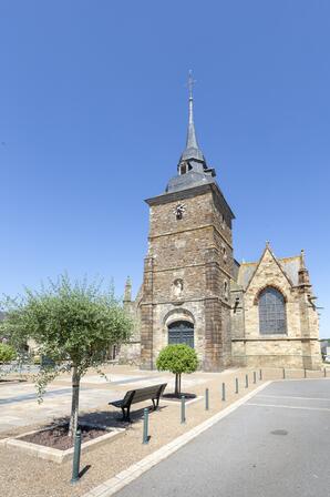 eglise-saint-paterne-Max-Juillot-Louvigne-de-Bais-2.jpg