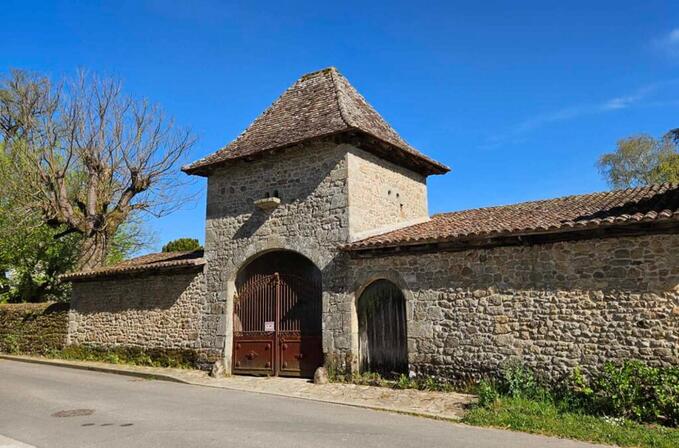 Pigeonnier-porche-de-Maisonnais-3---Sirtaqui.jpg