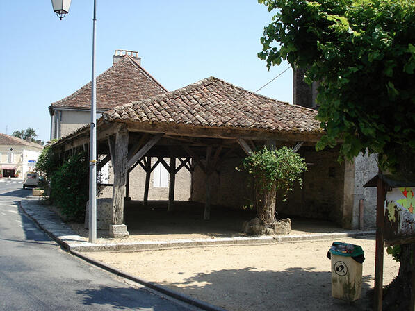 st-meard-gurcon-halle.JPG
