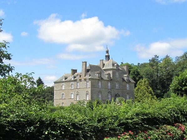 Chateau-Belinaye.jpg