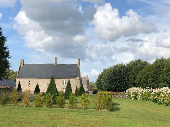 Kerepol-Manoir--Mairie-Plouaret.jpg