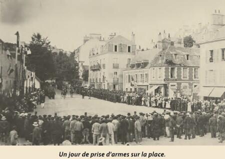jour de prise d'armes sur la place.jpg