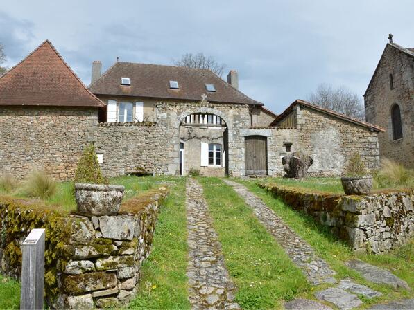 Vieux-Saint-Hilaire-2.jpg