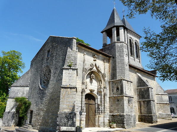 800px-Champagnac-de-Belair-eglise--3-.jpg
