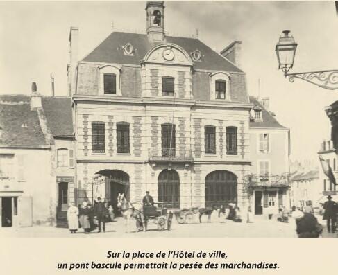 place de l'hôtel de ville.jpg