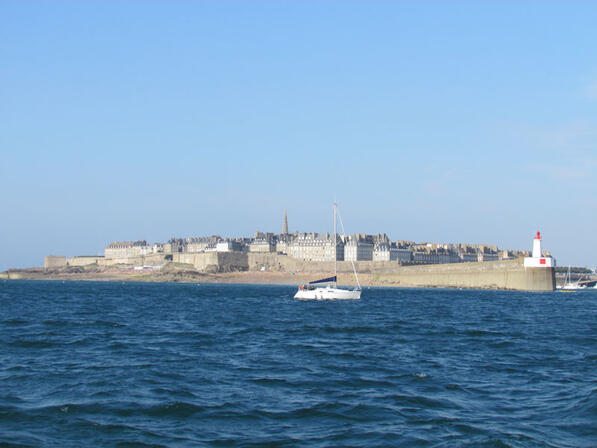 RANDOBRE03500003-V2-liaison-Manche-Ocean-Rennes-Saint-Malo-Saint-Malo.jpg