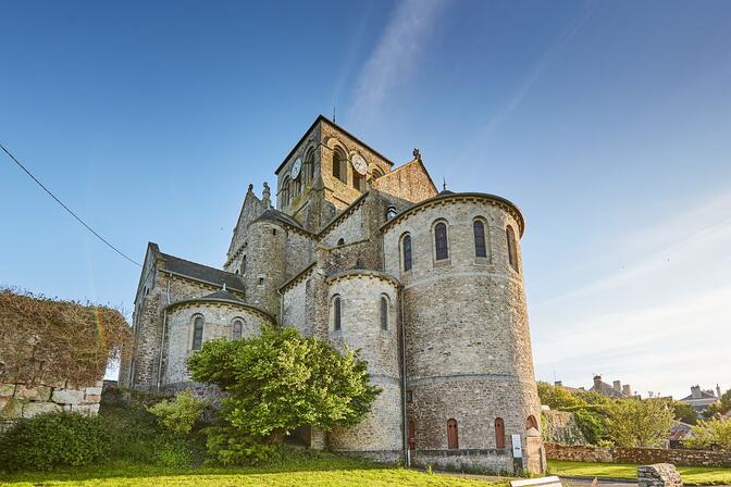 Eglise-de-Saint-Aubin-du-Cormier-credit-Alexandre-Lamoureux-validite-31102030.jpg