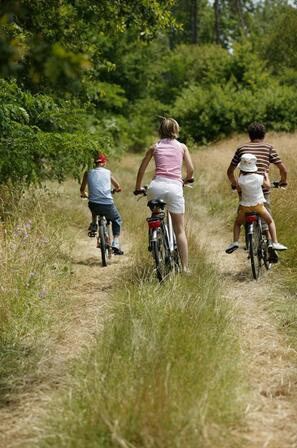 Velo-couverture-Bains-sur-Oust--Phovoir-800x532.jpg