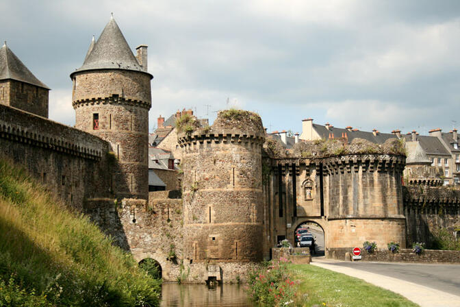 RANDOBRE035V5009KR-VD5-Fougeres-Louvigne-du-Desert-Chateau-de-Fougeres.jpg