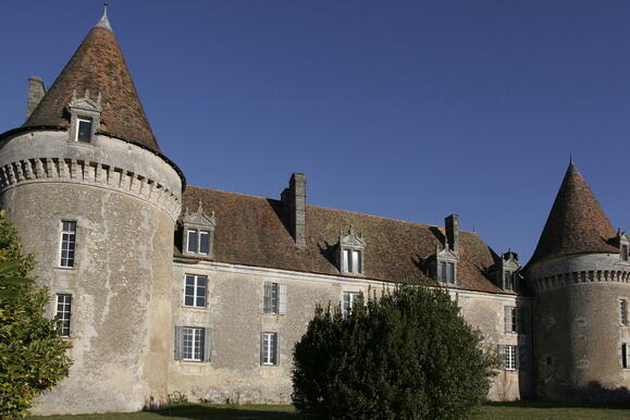 Chateau-de-beauvais.jpg