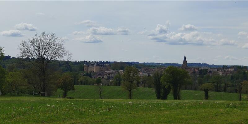 Panorama-chateau-rochechouart.jpg