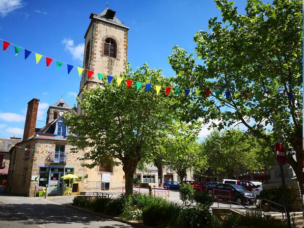 Saint-Aubin-du-Cormier-Place-Alexandre-Veillard-credit-Alexandre-Lamoureux-validite-31102030.jpg