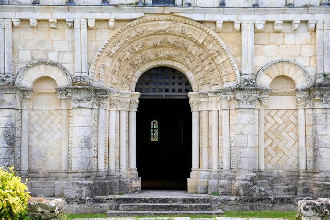 rochefort-ocean-echillais-eglise-notre-dame © Nicolas Chambon (14).jpg