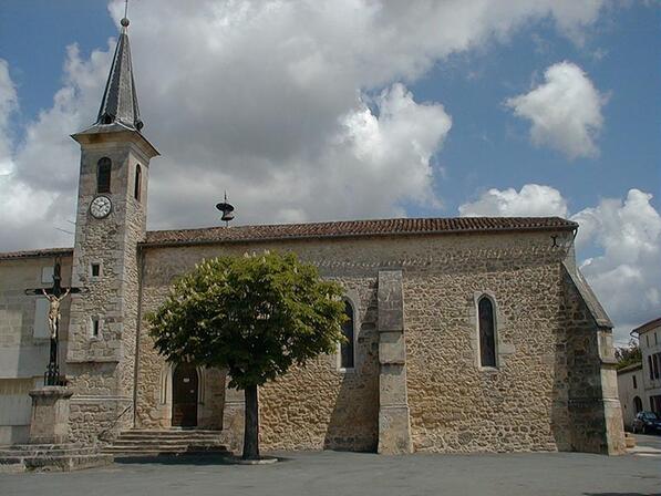 villefranche-de-lonchat-chapelle-bourg.jpg