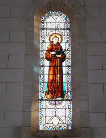 Leguillac-de-l-Auche-eglise-vitrail--1-.JPG