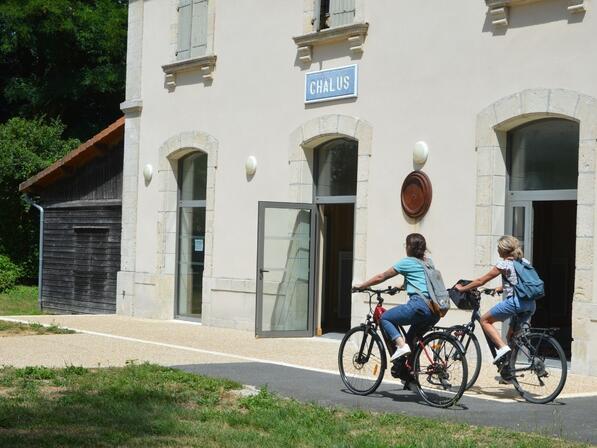 Ancienne-Gare-de-Chalus.jpg