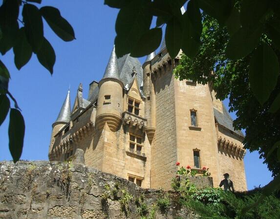 Chateau-St-Leoncreditphotomairie-3.jpg