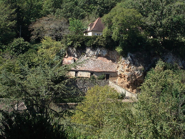 limeuil-maisontroglo.JPG