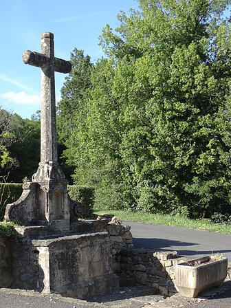 pa00082794-saint-andre-dallas-autel-dit-aussi-croix-de-lassagne.jpg