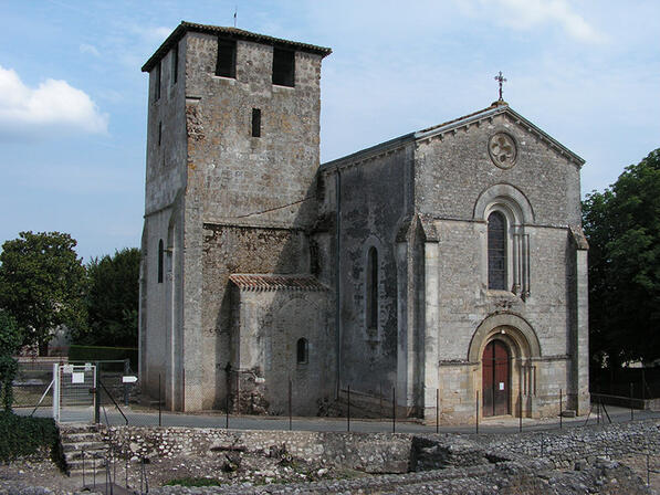 eglise-montcaret2-2.jpg
