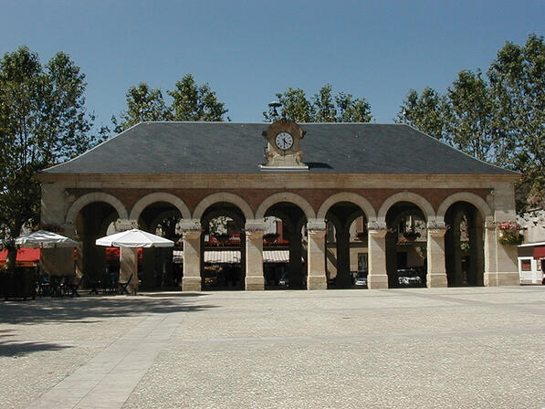 lalinde-place.jpg