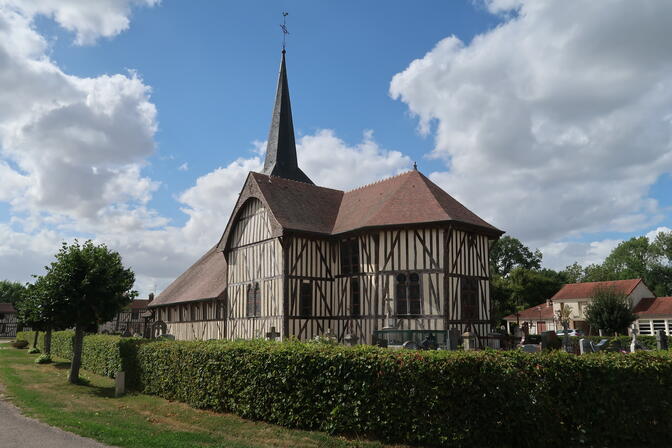Outines_église_rchubret_wikimedia_commons.jpg