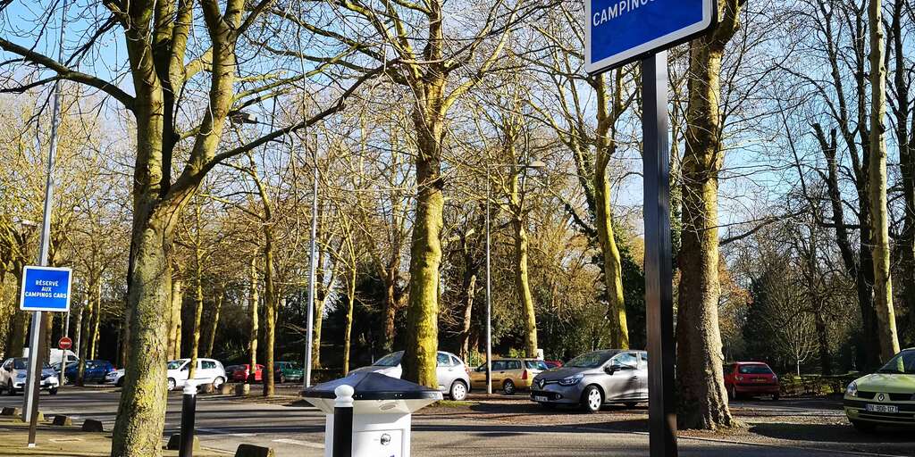 Aire de Camping-car Place du Barlet - Douai — photo 2