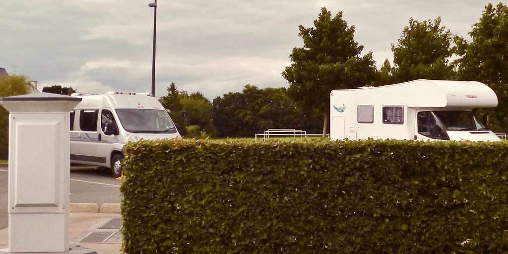 Aire camping-car Sauviat-sur-Vige — photo 3