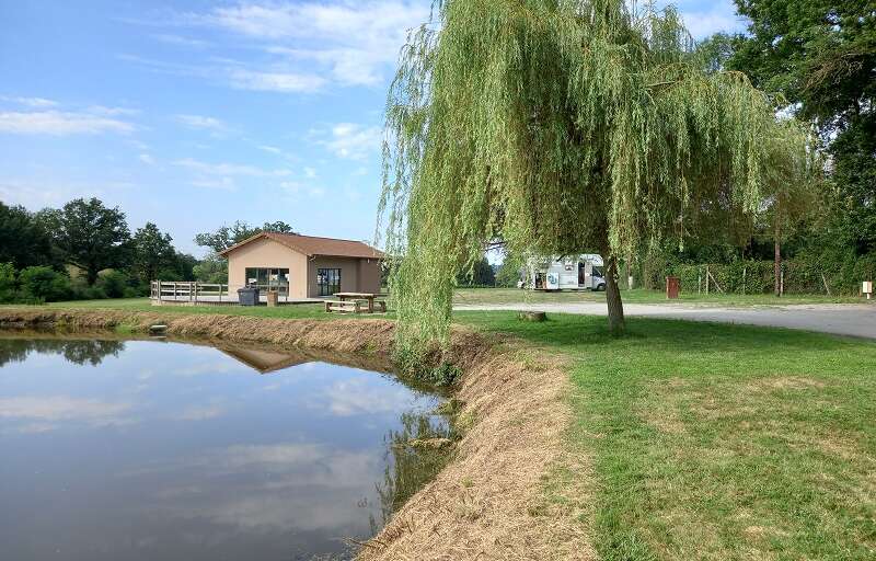 Camping Les Jonchères — photo 7