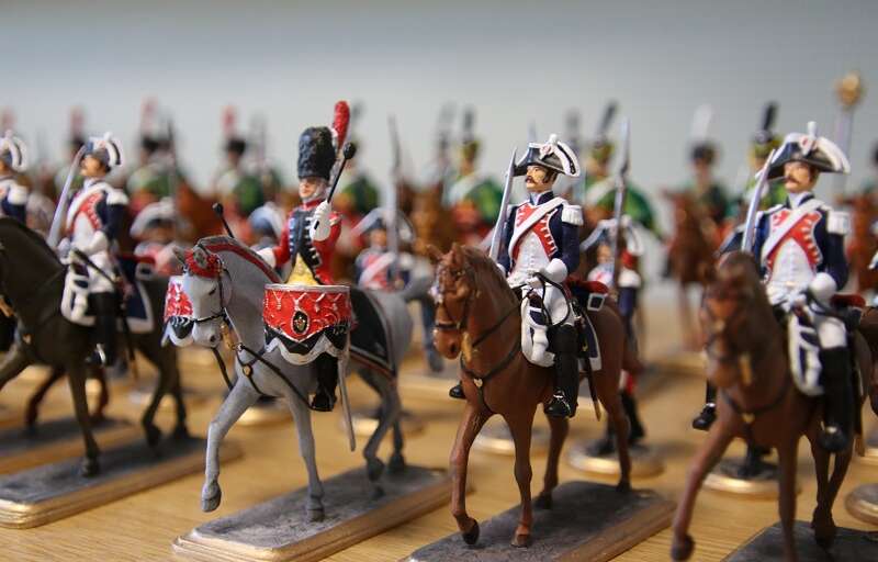 Lot Ancien De Soldats De Plomb Et Jouets - Indiens, Bisons Et Divers (Accidents)