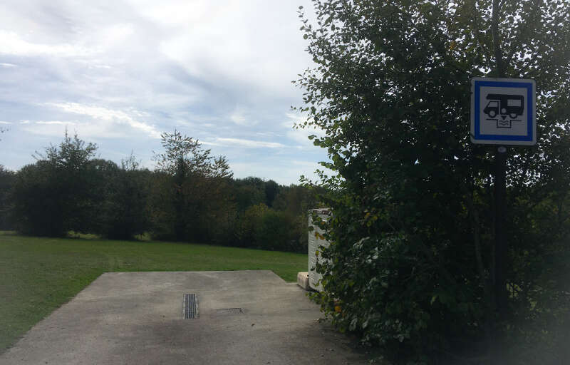 Aire de camping-car de la Base de Loisirs de Rouffiac — photo 3