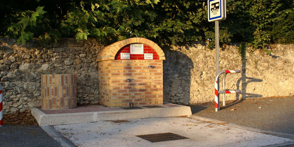 Aire communale de Saint-Léon-sur-l'Isle — photo 4