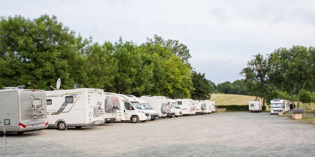 Aire de stationnement et de service en bord de Vègre — photo 3