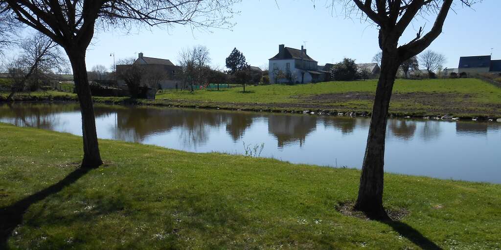Aire de la coulée verte - Saint-Michel-et-Chanveaux — photo 7
