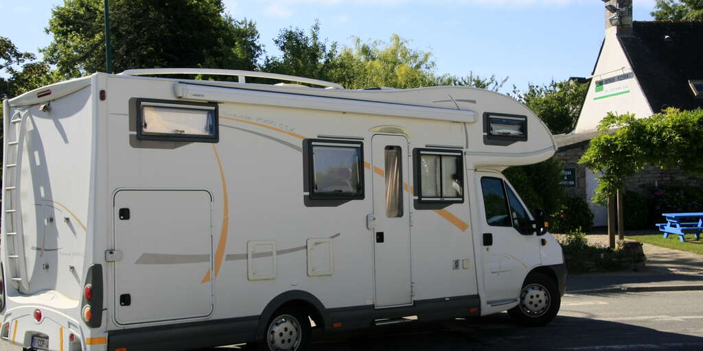 Aire de camping-cars Tinténiac — photo 6