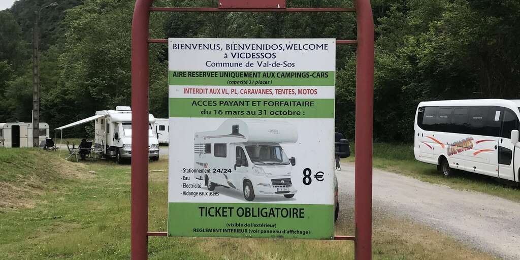 Aire pour camping-cars Vicdessos — photo 6