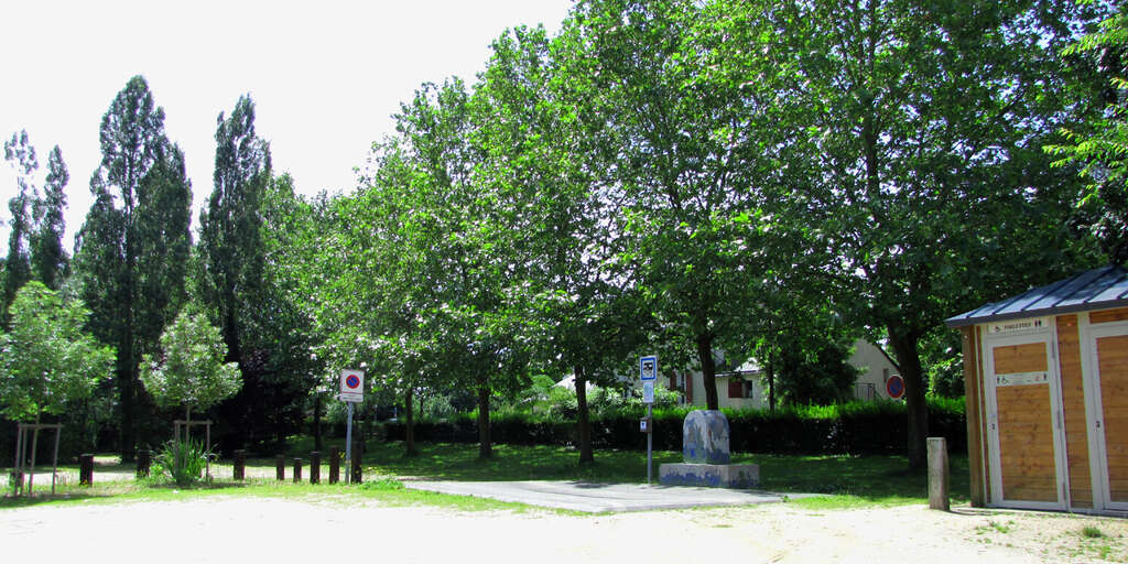 Aire d’accueil camping-car de Villevêque — photo 5