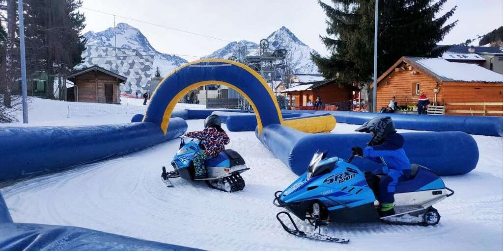 Snowmobile tour for children (Les Deux Alpes) | Ski resort Alps : Les 2 Alpes tourist office, ski vacations and mountain ski resort stay