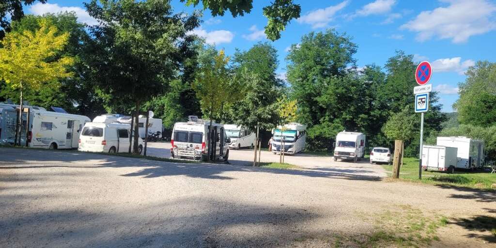 Aire de camping-car Bressols — photo 4