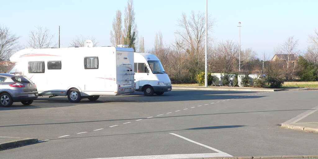Aire de Stationnement (Dassault) - Rochefort — photo 4
