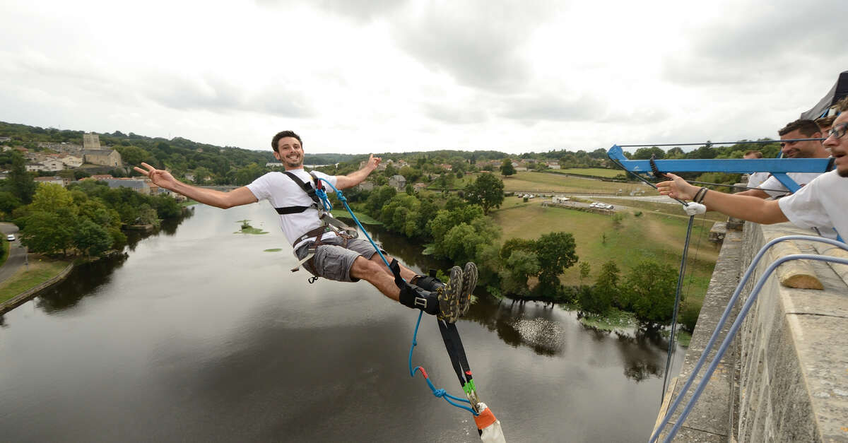Saut à l’élastique - Le Vigeant | Office de Tourisme de Sud Vienne Poitou