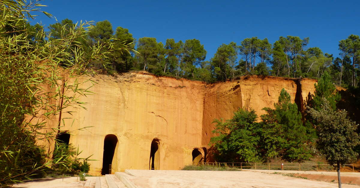 Les Ocres à vélo Cyclotouriste Apt Office de tourisme Pays d'Apt Luberon Visitez le