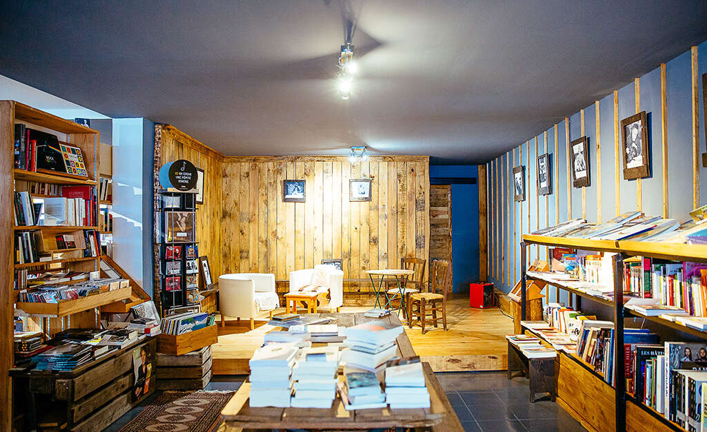 Librairie Caracteres Mont De Marsan