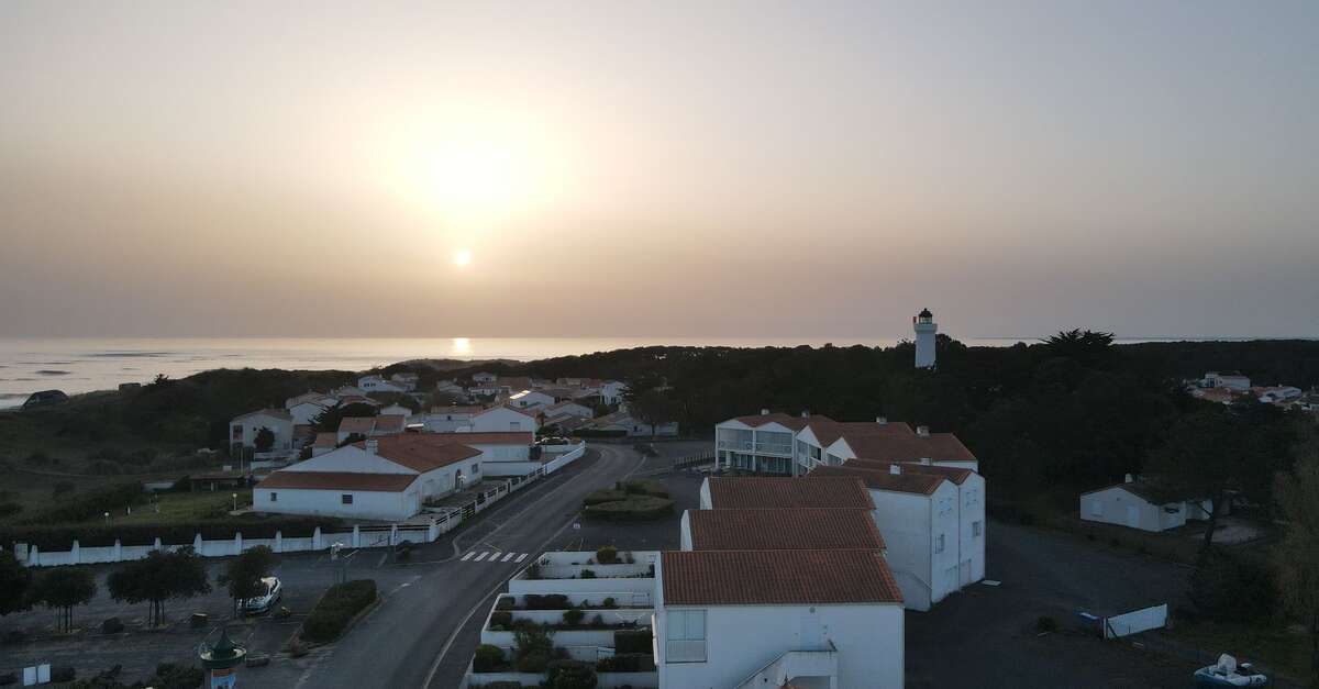 Le Petit Bonheur La Tranche Sur Mer HOTEL AU PETIT BONHEUR - Hôtels - restaurant - La Tranche-sur-Mer