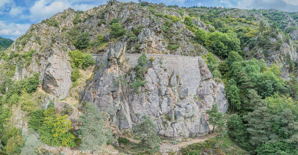 UN PARADIS D’ENFER (Saintlegerdepeyre, SaintLégerdePeyre