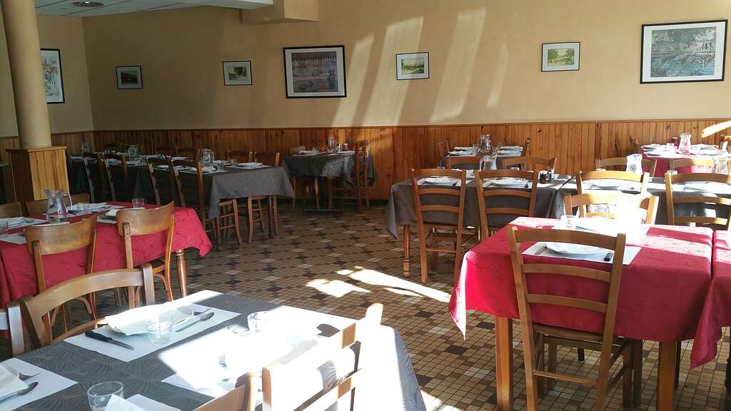 RELAIS DES CAUSSES - Country inn - Chanac | Office de ...