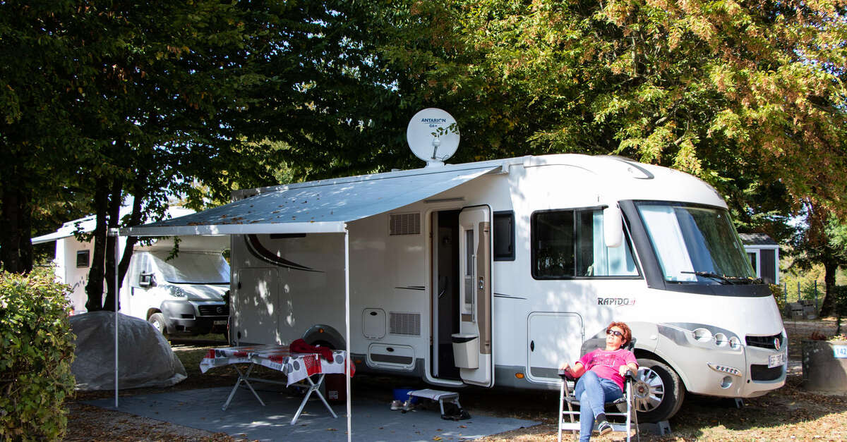 Aire de service / Camping de la Presqu'île de Champaubert